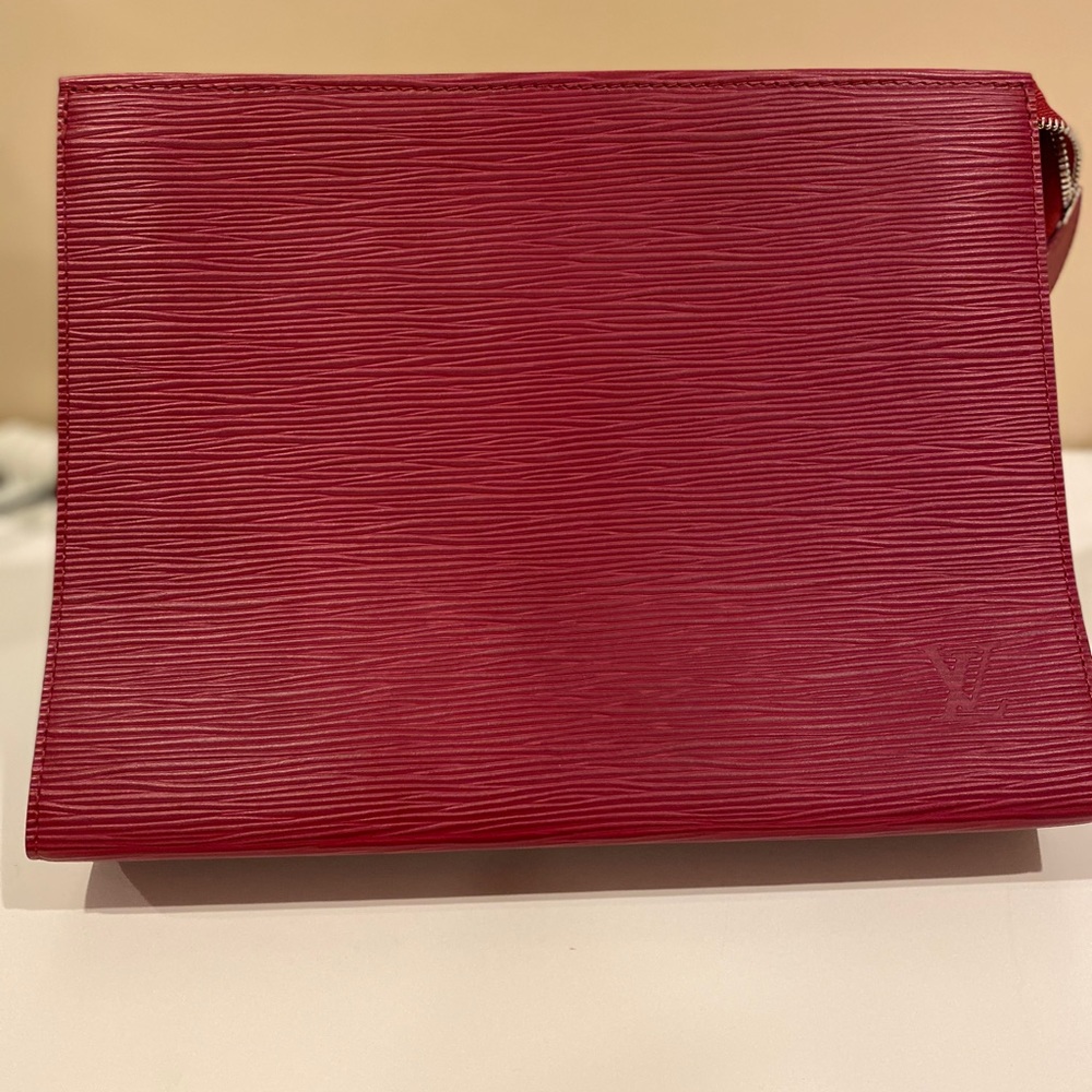 Louis Vuitton Toiletry Pouch 26 - Picture 4 of 7